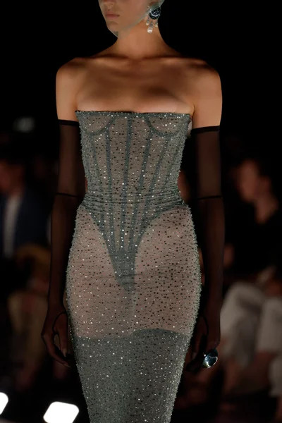 Look 48